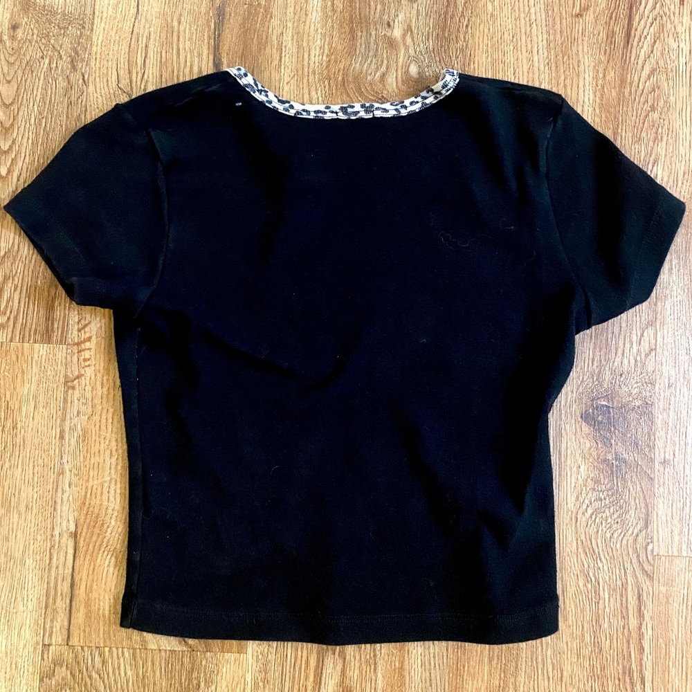 Brandy Melville New York Baby Tee - Picture 2 of 4